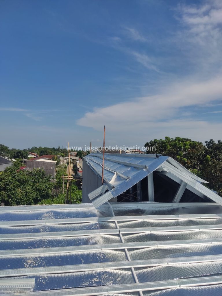 penangkal petir konvensional